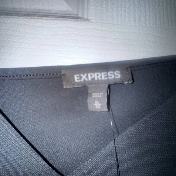 ✨ Express Black Draped Asymmetrical Top | XL | NWT ✨ - Picture 4 of 7